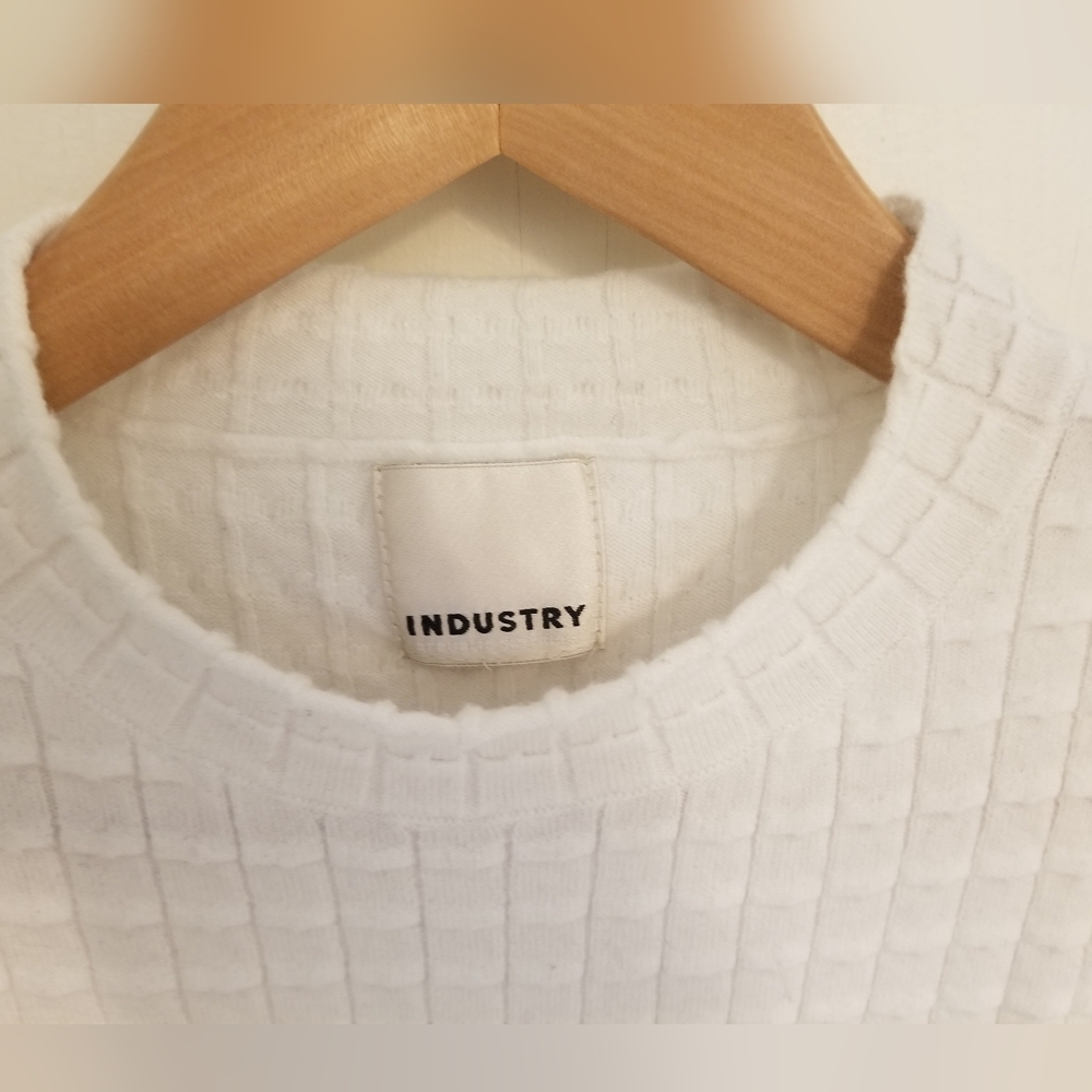 Women's Sleeveless White Top